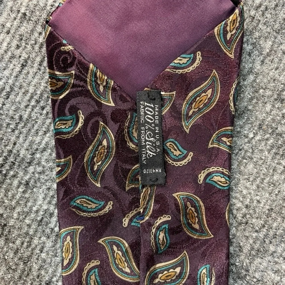 Strathmore Anderson Little Mens Silk Tie Purple Paisley Italian Fabric USA Made